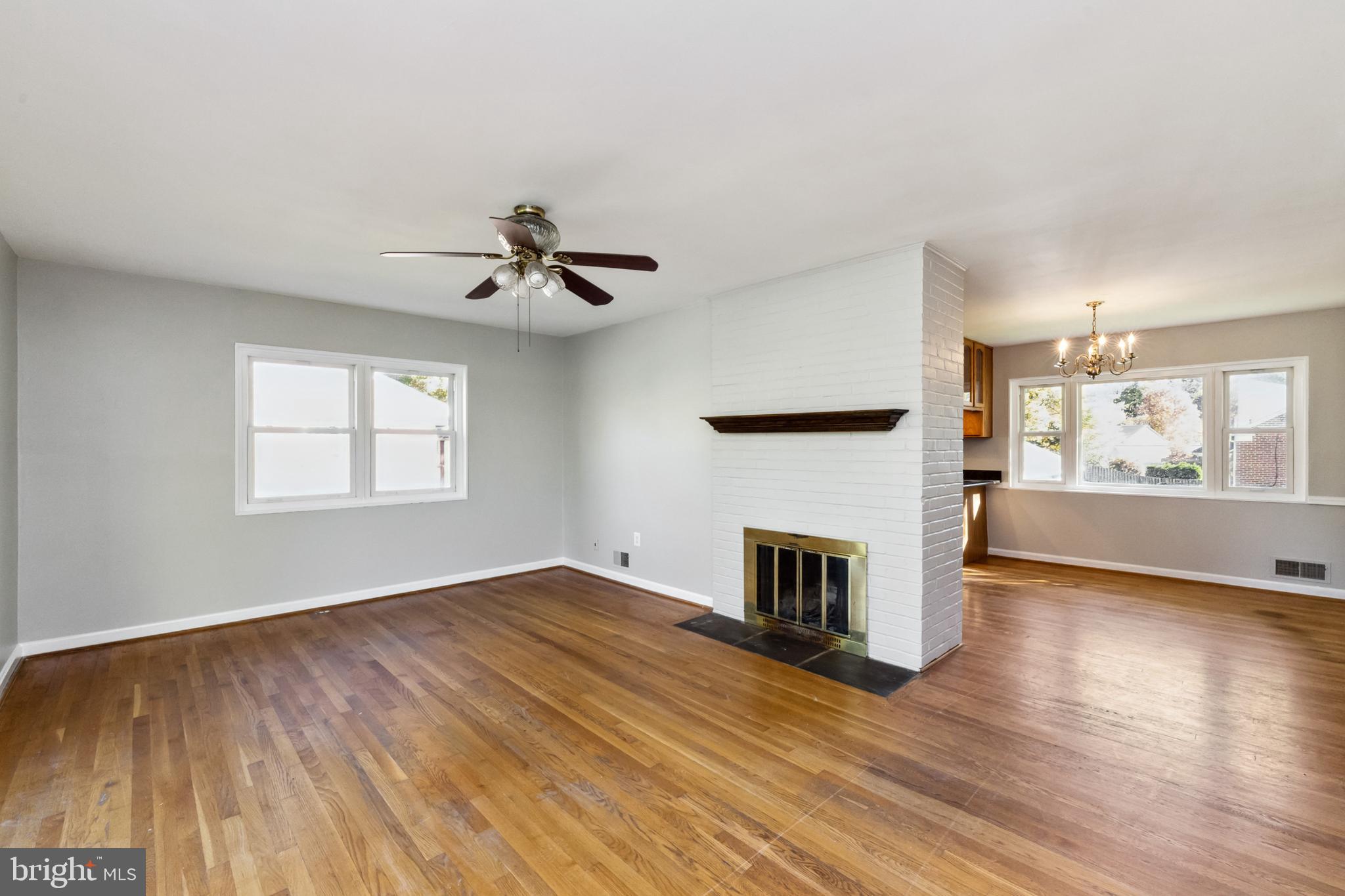 5424 Ferndale Street Springfield, VA 22151 - Photo 3 of 22 Family room