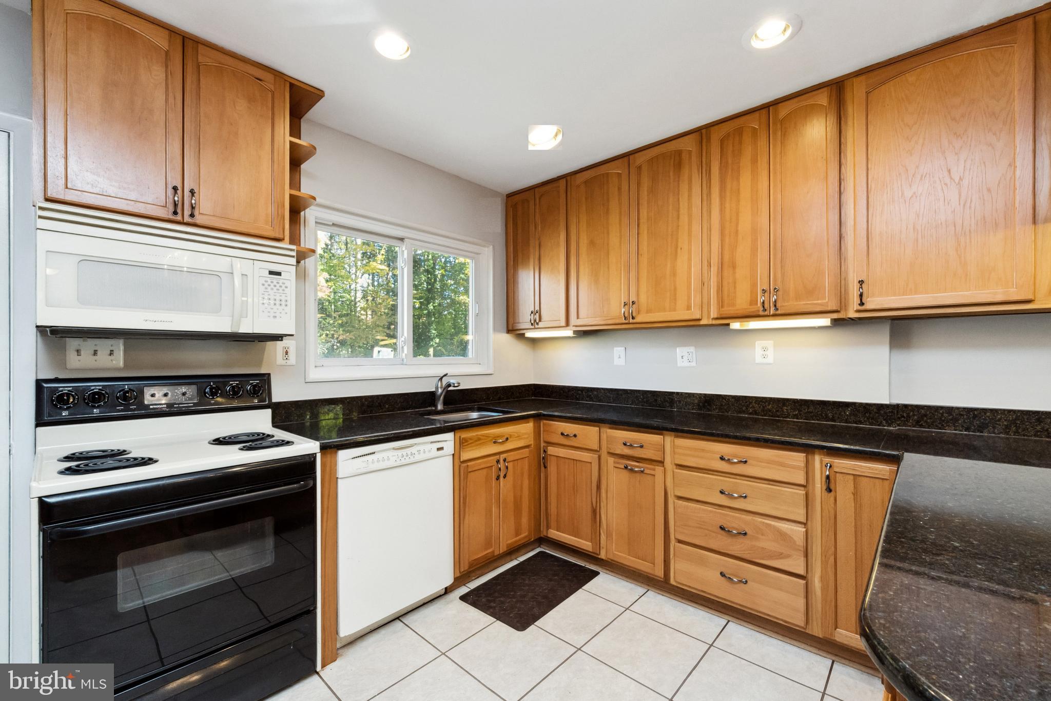5424 Ferndale Street Springfield, VA 22151 - Photo 5 of 22 Gorgeous granite in the kitchen