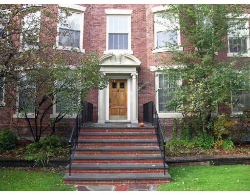 141 Beaconsfield Road, Unit 3 Brookline, MA 02445 - Photo 2 of 11