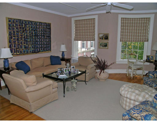 141 Beaconsfield Road, Unit 3 Brookline, MA 02445 - Photo 5 of 11