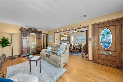 $1,599,000 | 118 Glendora Avenue, Long Beach, CA 90803