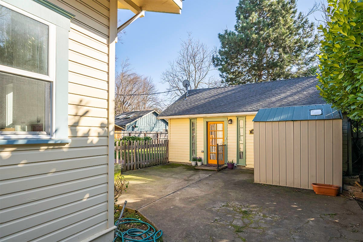 1016 Reddy Avenue Medford, OR 97504 - Photo 24 of 37 DSC06153-HDR
