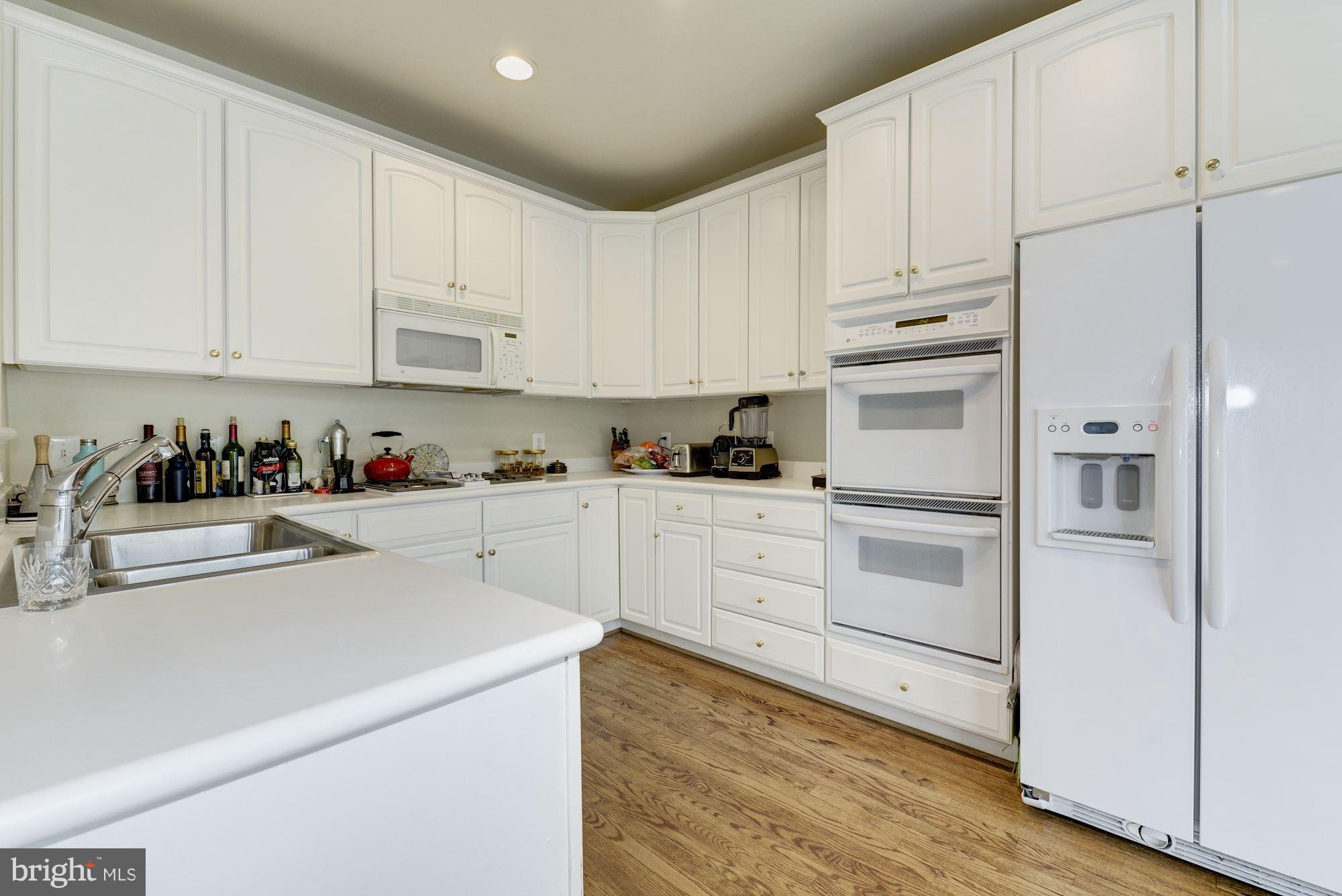 4005 Mansion Drive Northwest Washington, DC 20007 - Photo 13 of 32 Lovely large kitchen