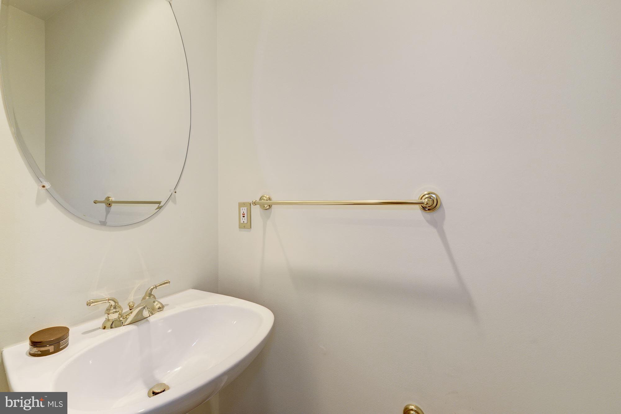 4005 Mansion Drive Northwest Washington, DC 20007 - Photo 8 of 32 Powder room