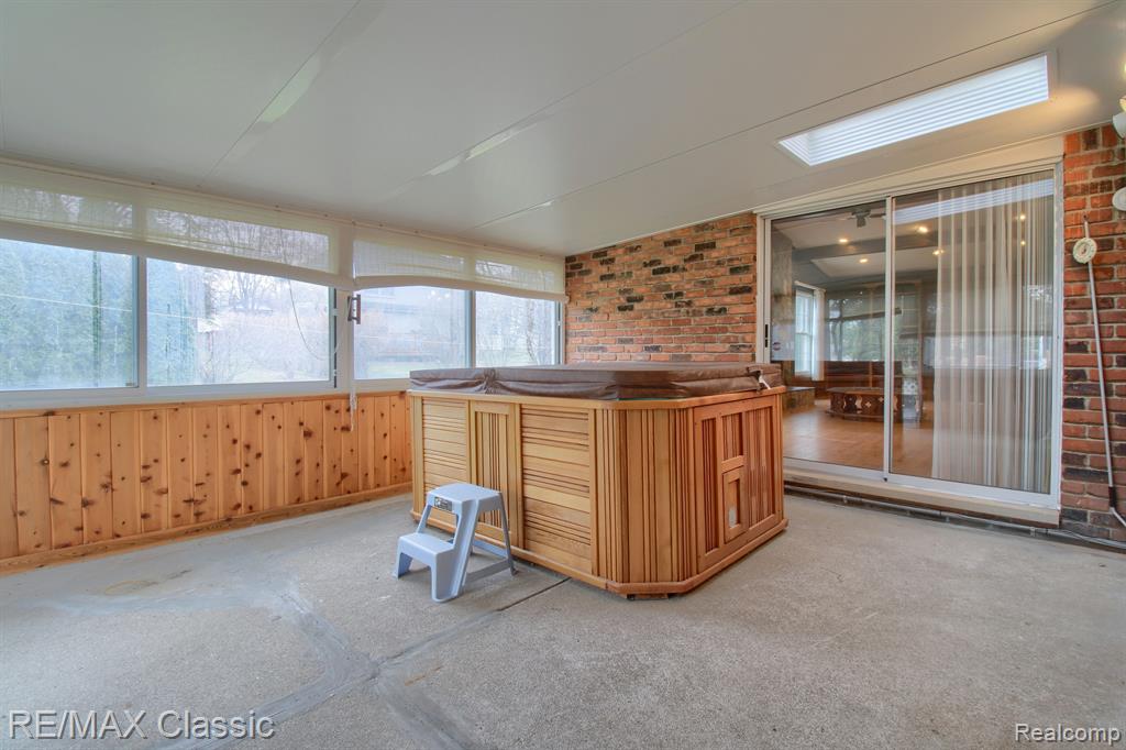 33951 Old Timber Road Farmington Hills, MI 48331 - Photo 14 of 40