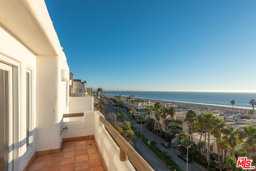 7047 Vista Del Mar Lane Playa del Rey, CA 90293 - Photo 18 of 75 a view of a walk in closet