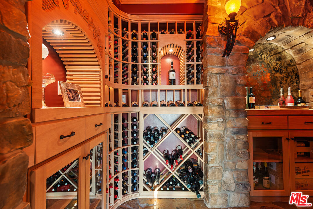 7047 Vista Del Mar Lane Playa del Rey, CA 90293 - Photo 27 of 75