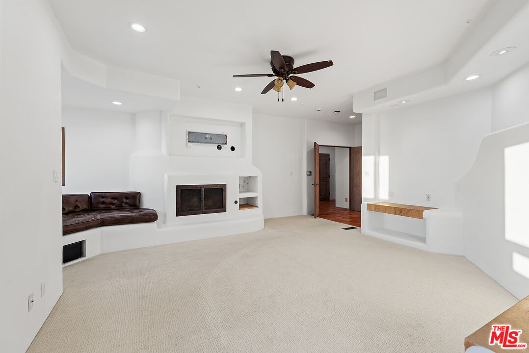 7047 Vista Del Mar Lane Playa del Rey, CA 90293 - Photo 31 of 75