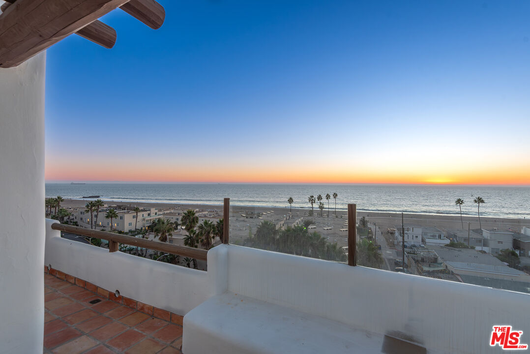 7047 Vista Del Mar Lane Playa del Rey, CA 90293 - Photo 58 of 75