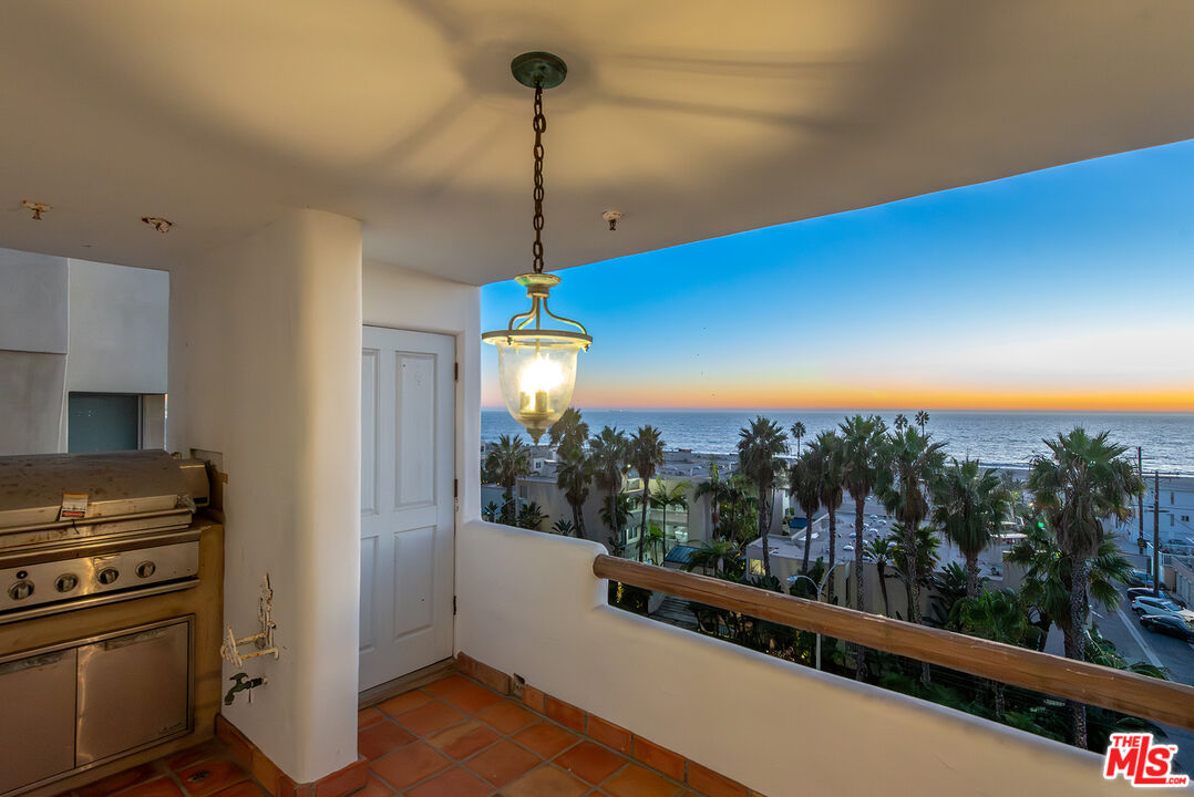 7047 Vista Del Mar Lane Playa del Rey, CA 90293 - Photo 65 of 75 a view of a floor to ceiling window and a floor to ceiling window