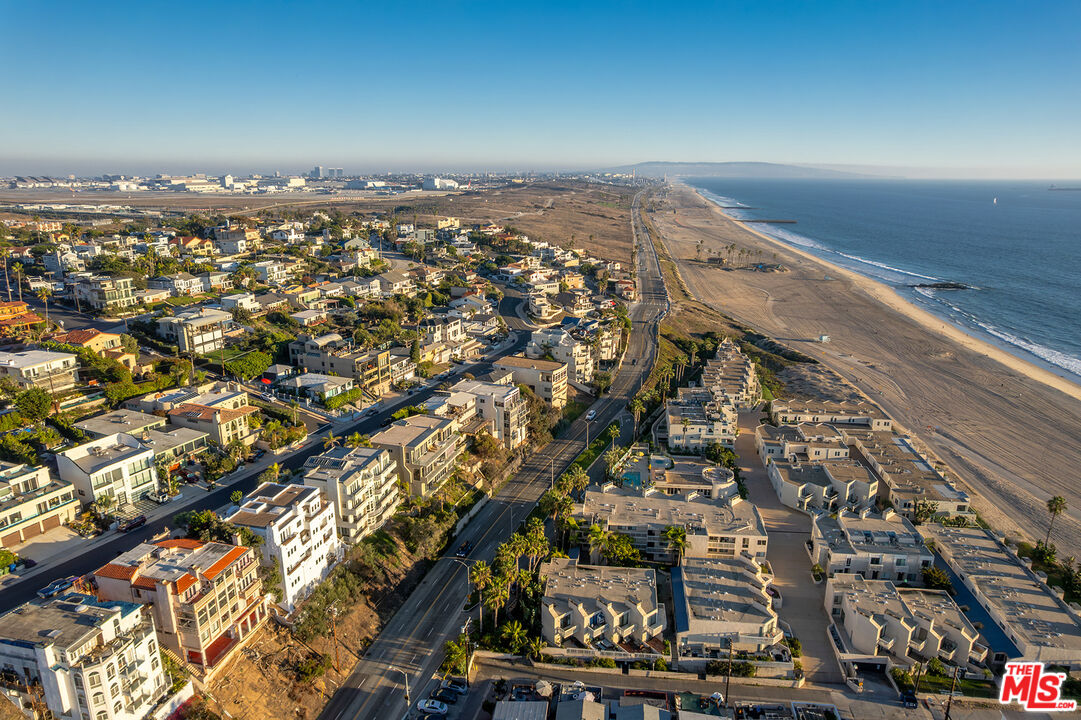 7047 Vista Del Mar Lane Playa del Rey, CA 90293 - Photo 70 of 75 an aerial view of multiple house
