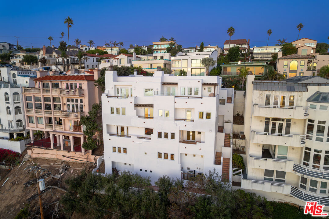 7047 Vista Del Mar Lane Playa del Rey, CA 90293 - Photo 74 of 75 a picture of city view