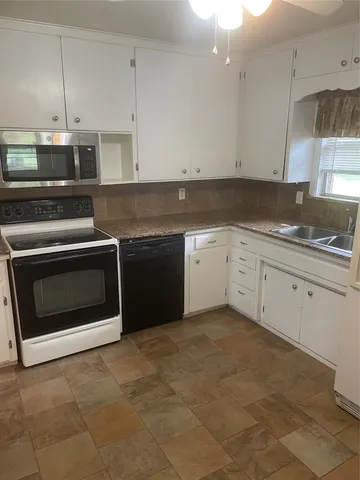 $239,900 | 207 North 1st Street, Thorndale, TX 76577