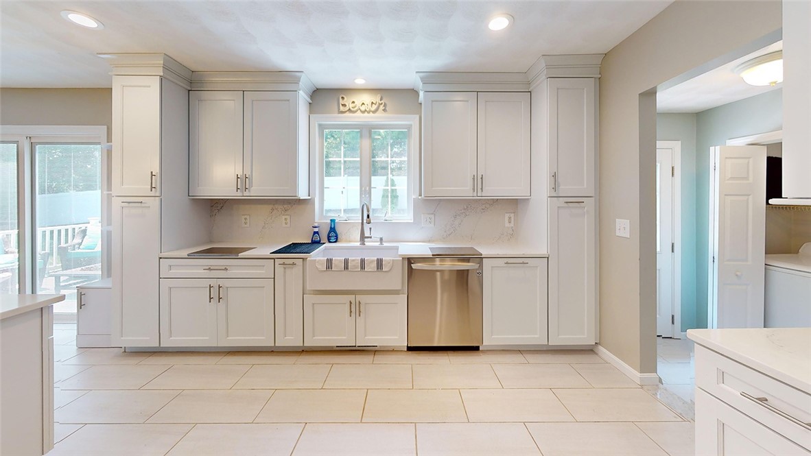 10 Kiley Way Coventry, RI 02816 - Photo 8 of 42
