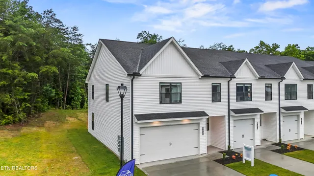 $390,000 | 8851 Chapman Trce Way, Knoxville, TN 37920