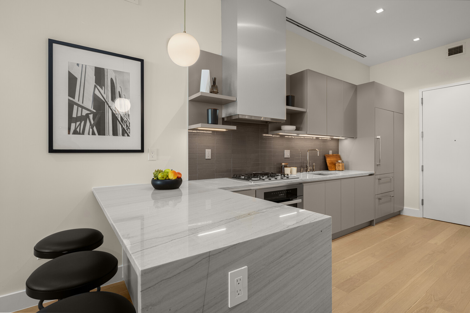 435 West 19th Street, Unit 3C Manhattan, NY 10011 - Photo 3 of 10