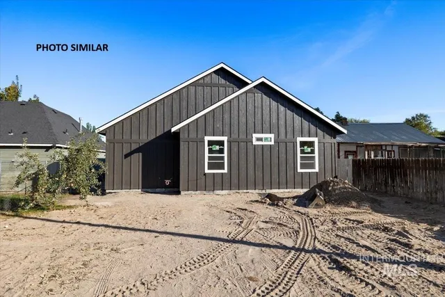 $349,900 | 224 West Arizona Avenue, Homedale, ID 83628