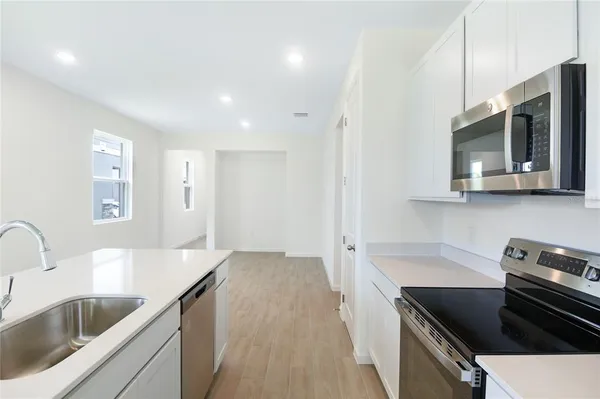 $306,700 | 749 Lake Dell Drive, Dundee, FL 33838