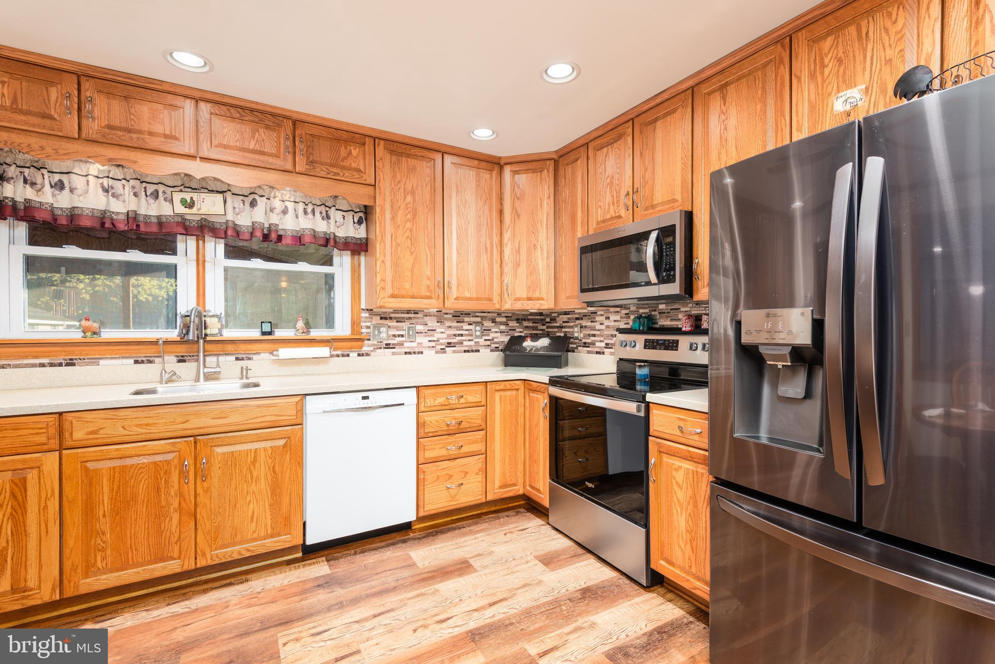 24131 Carrlyn Drive Ridgely, MD 21660 - Photo 12 of 31 Gourmet Kitchen
