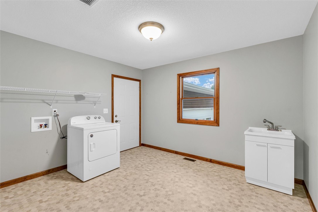 6 Grandview Heights Findlay, IL 62534 - Photo 28 of 36