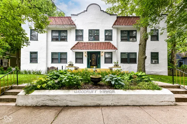 $925 | 590 Woodruff Pl E Drive, Indianapolis, IN 46201