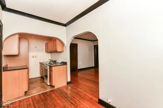 $925 | 590 Woodruff Pl E Drive, Indianapolis, IN 46201