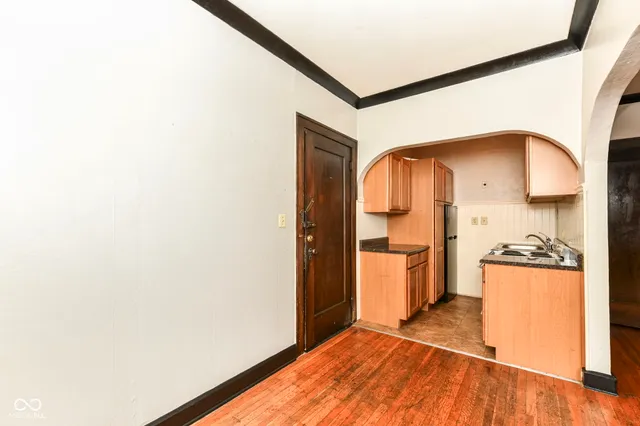 $925 | 590 Woodruff Pl E Drive, Indianapolis, IN 46201