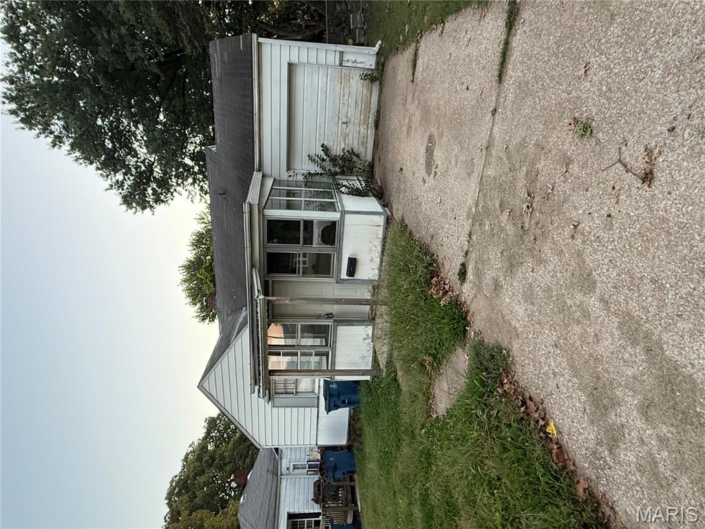 809 Maurice Street Alton, IL 62002 - Photo 2 of 29