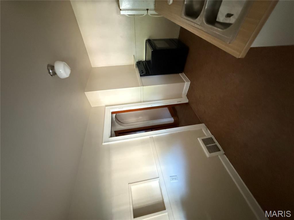 809 Maurice Street Alton, IL 62002 - Photo 8 of 29