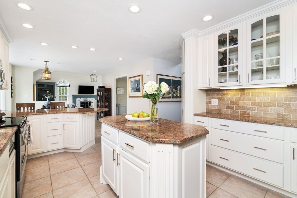 11 Langlee Road Hingham, MA 02043 - Photo 11 of 32 Gallery Image 11