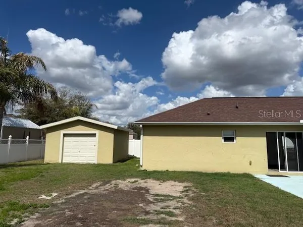 $2,300 | 8004 Settlers Creek Lane, Lakeland, FL 33810