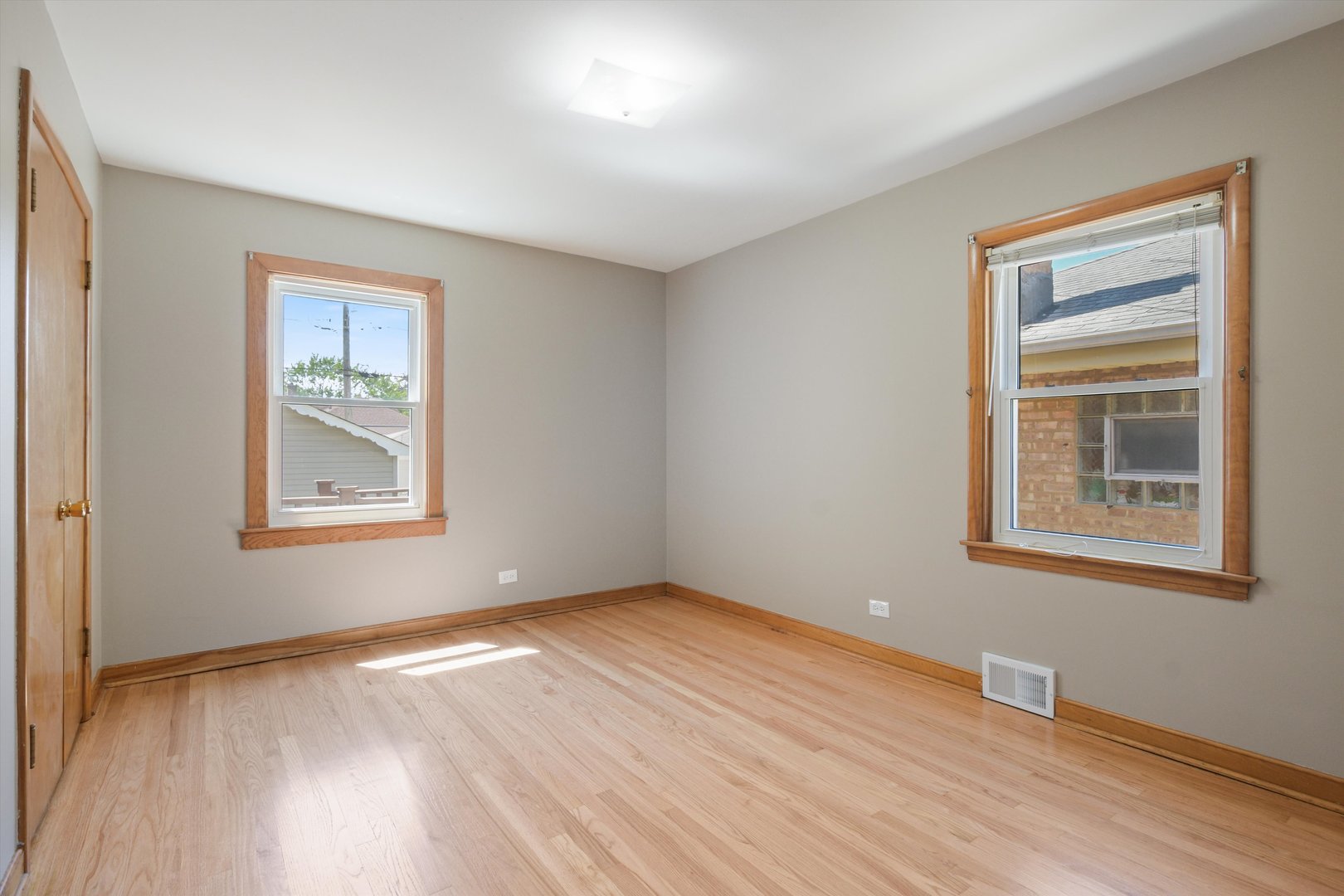2242 Westover Avenue North Riverside, IL 60546 - Photo 8 of 18 Gallery Image 8
