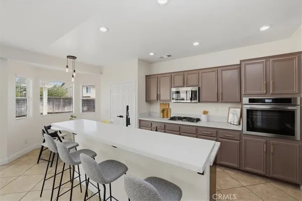 $879,900 | 6974 Riverboat Drive, Eastvale, CA 91752