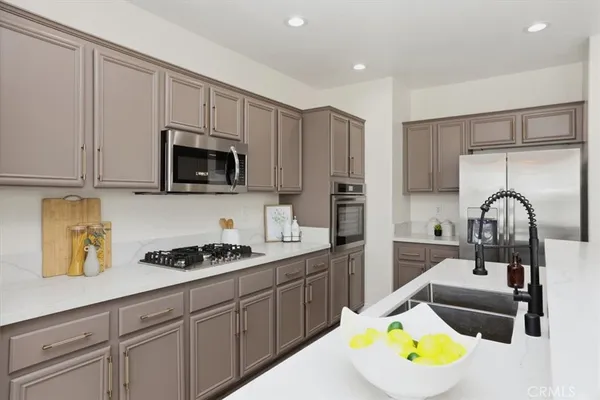 $879,900 | 6974 Riverboat Drive, Eastvale, CA 91752