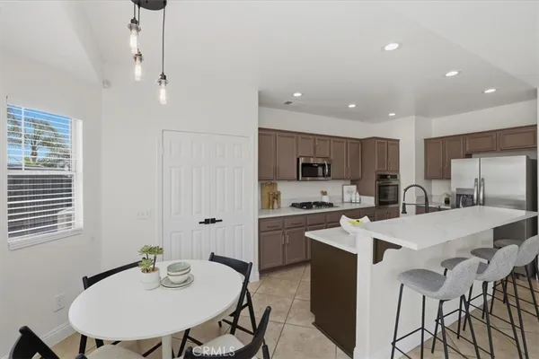 $879,900 | 6974 Riverboat Drive, Eastvale, CA 91752