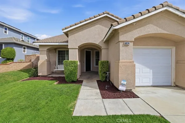 $879,900 | 6974 Riverboat Drive, Eastvale, CA 91752