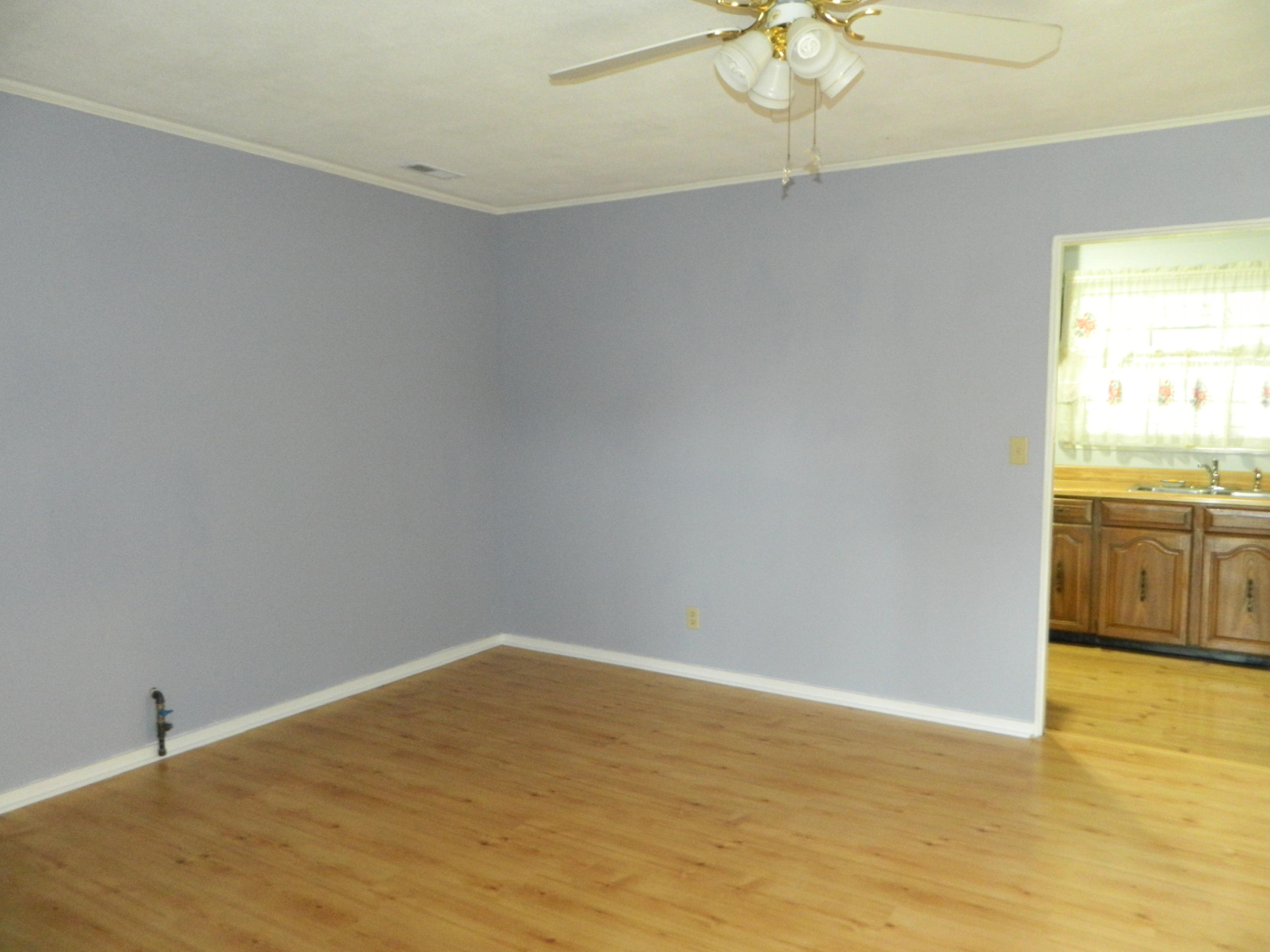122 Beverly Circle Oak Ridge, TN 37830 - Photo 2 of 30 Living Room