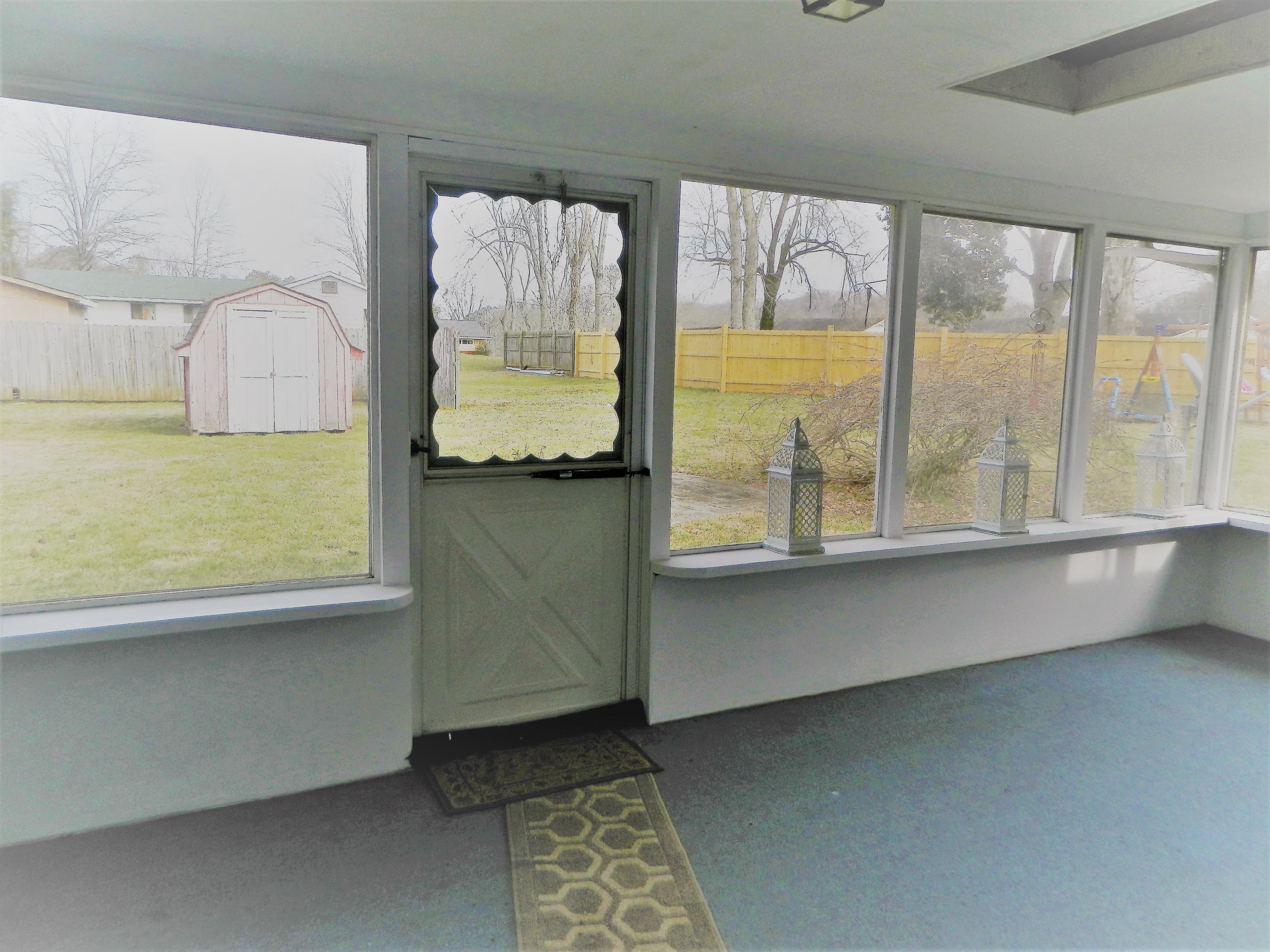 122 Beverly Circle Oak Ridge, TN 37830 - Photo 26 of 30 sunporch 2