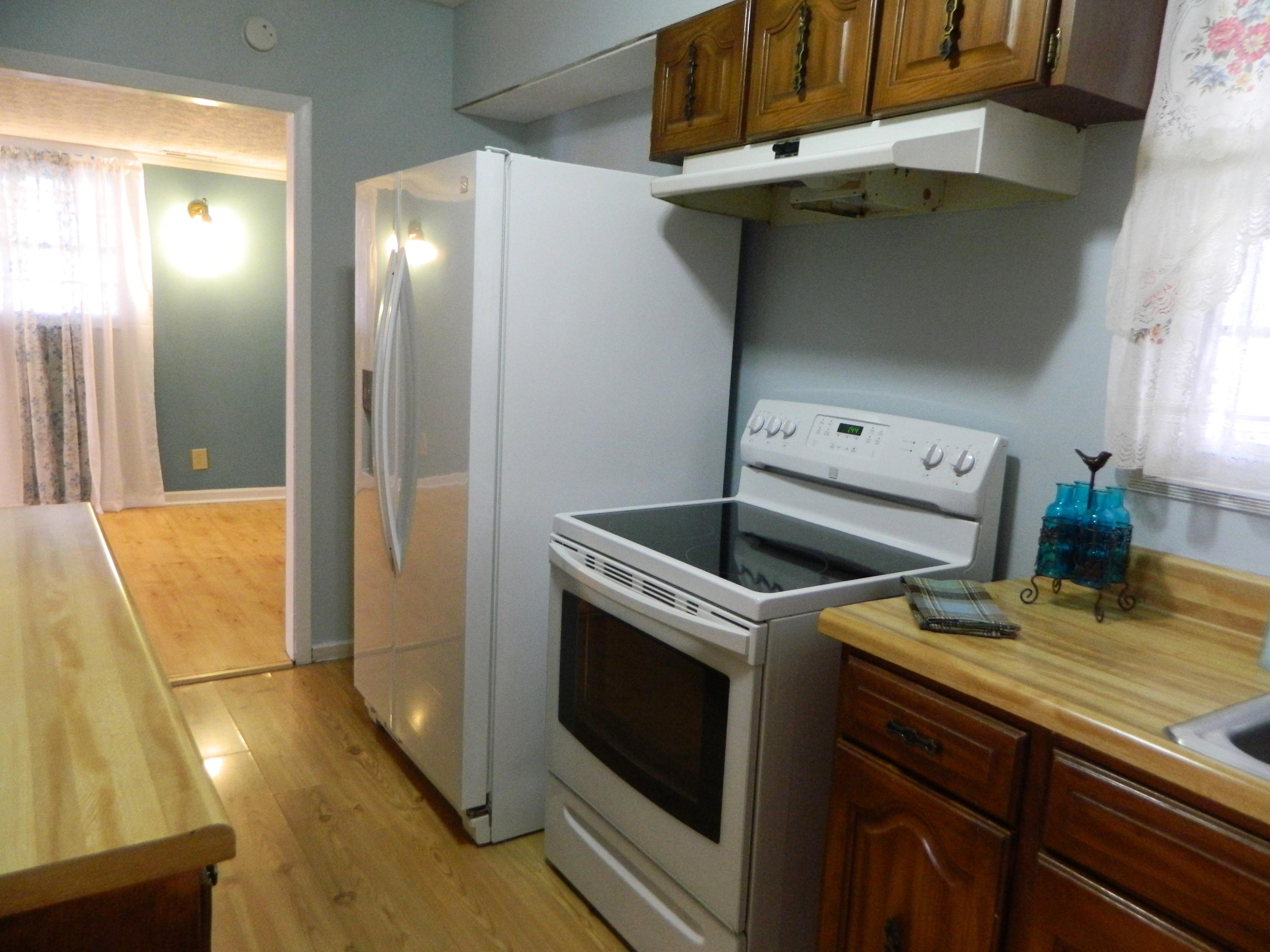 122 Beverly Circle Oak Ridge, TN 37830 - Photo 6 of 30 kitchen 1