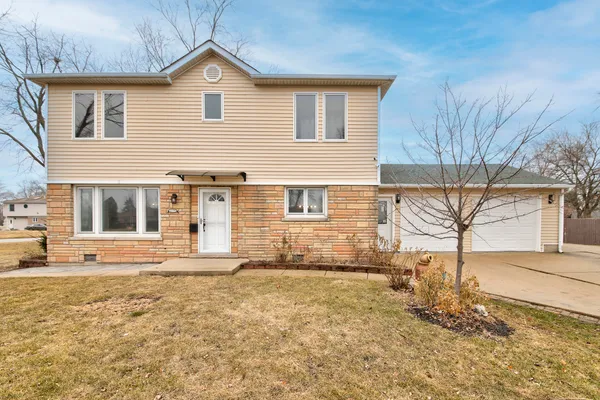 $475,000 | 2659 Eisenhower Drive, Des Plaines, IL 60018