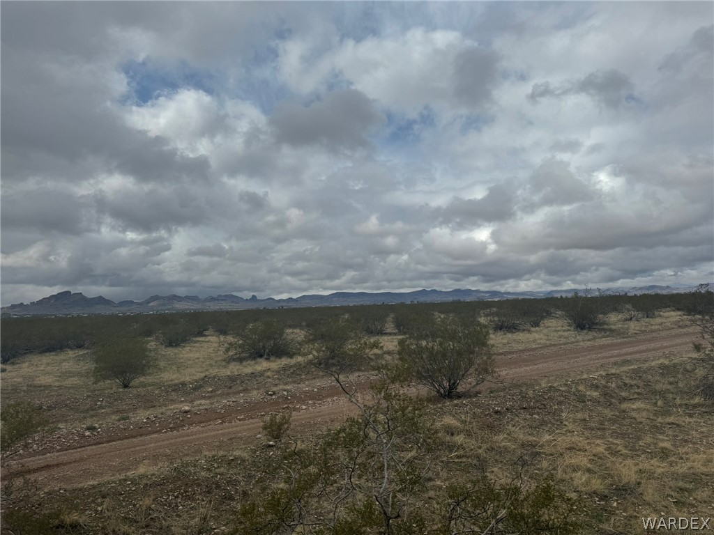 2821 Pinon Road Golden Valley, AZ 86413 - Photo 3 of 8 a view of a lake view