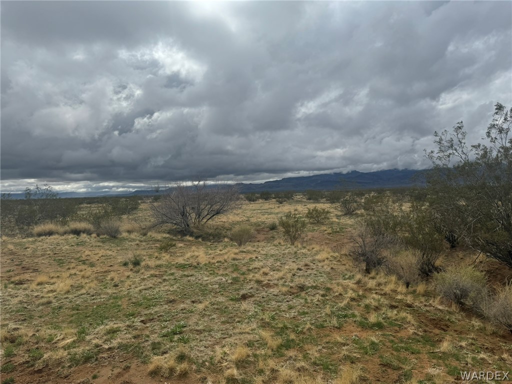2821 Pinon Road Golden Valley, AZ 86413 - Photo 4 of 8 a view of a lake view