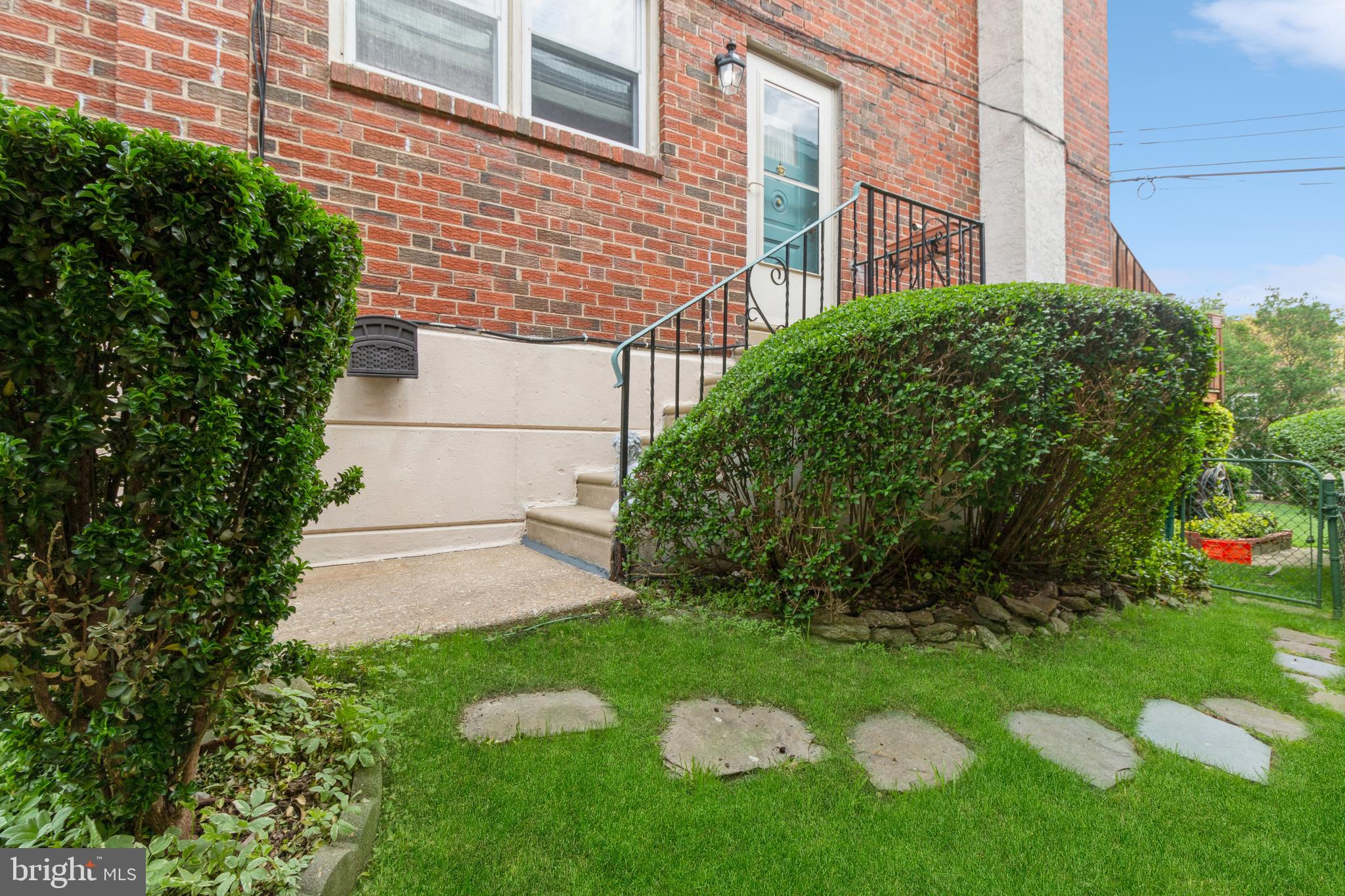 7333 Hill Road Philadelphia, PA 19128 - Photo 2 of 21