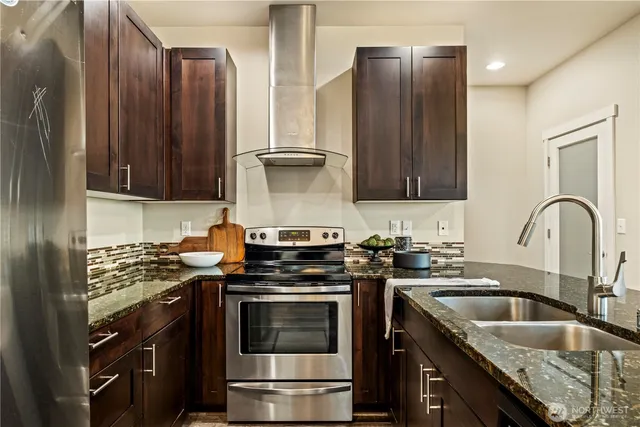 $589,950 | 26168 21st Place South, Des Moines, WA 98198