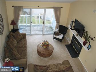 910 Rabbit Run Road Marlton, NJ 08053 - Photo 3 of 12 Living Room