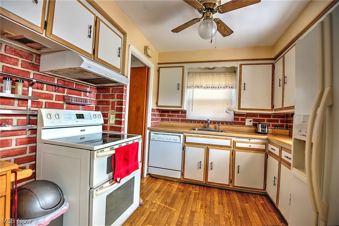 6423 Stanbury Road Parma, OH 44129 - Photo 12 of 25 Kitchen