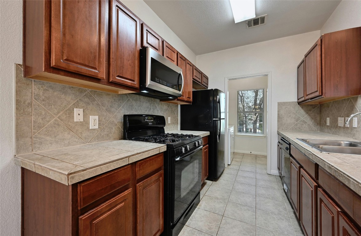 1217 Delano Street, Unit B Austin, TX 78721 - Photo 12 of 27