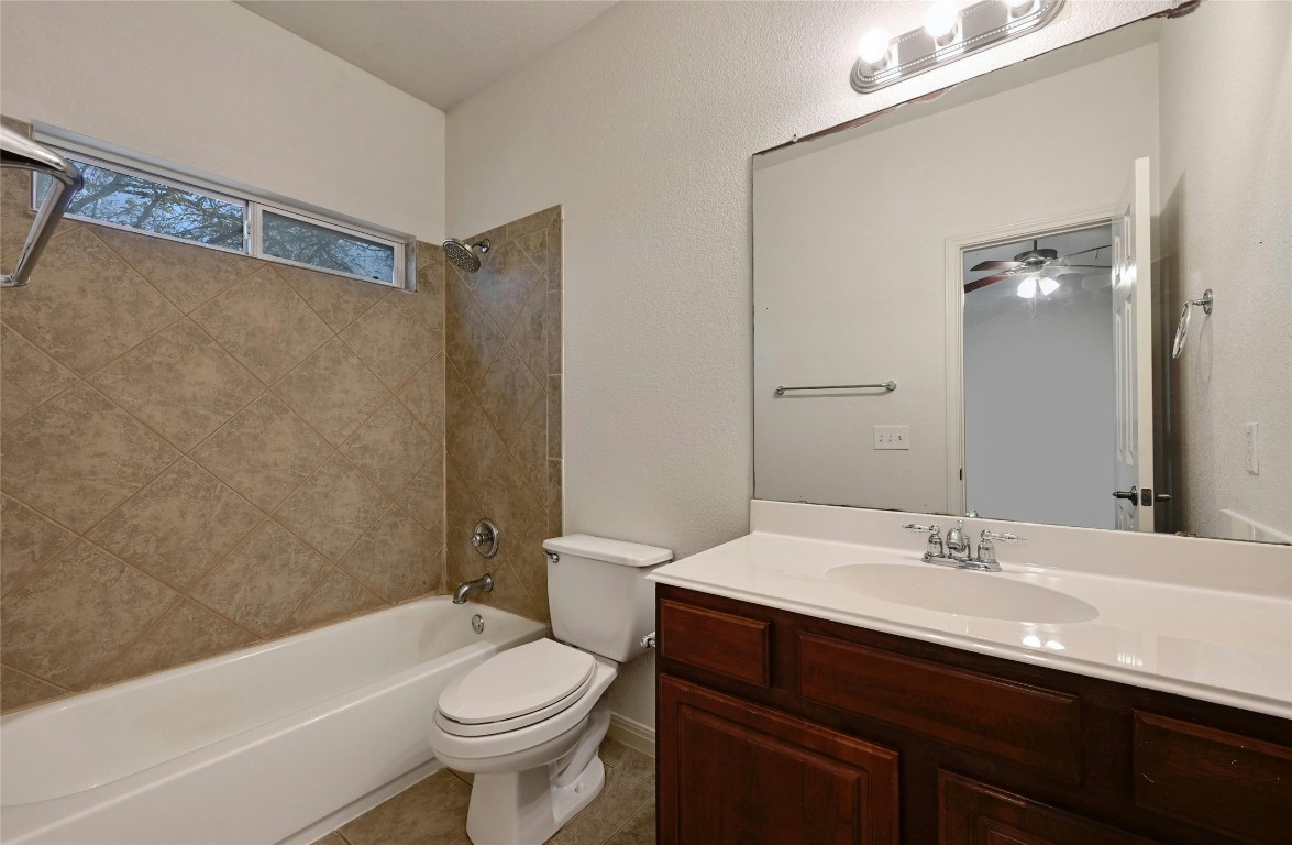 1217 Delano Street, Unit B Austin, TX 78721 - Photo 18 of 27