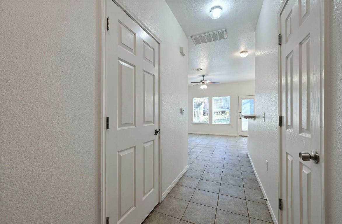 1217 Delano Street, Unit B Austin, TX 78721 - Photo 5 of 27