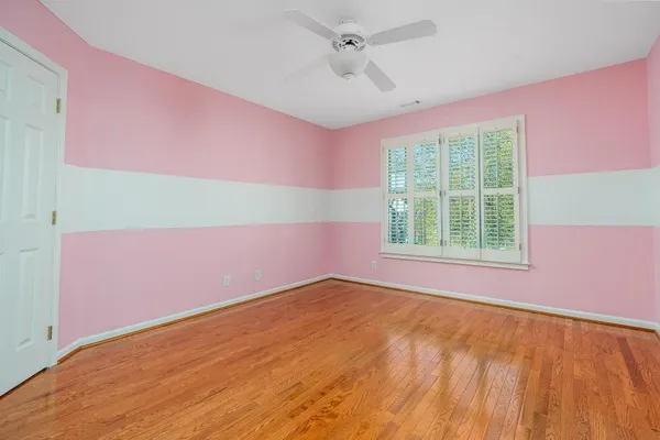 a view of empty room with window